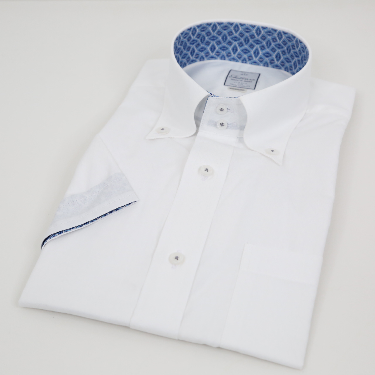 半袖シャツ  レギュラーサイズ  形態安定  ボタンダウン  ドゥエボットーニ  ホワイト  日本製